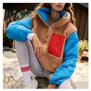 NWOT Free people movement scenic route pullover women’s size L